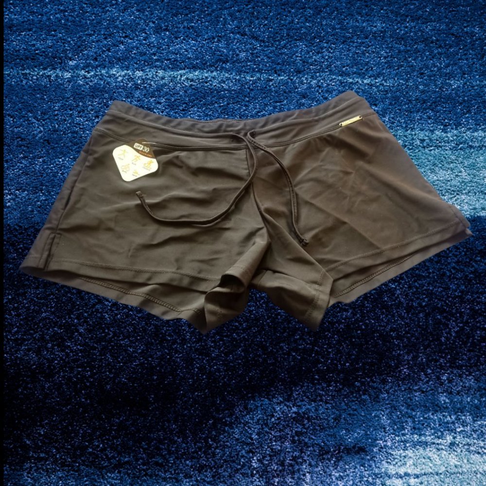 ZEROXPOSUR SUNSMART BLACK ACTION SHORTS SIZE M
